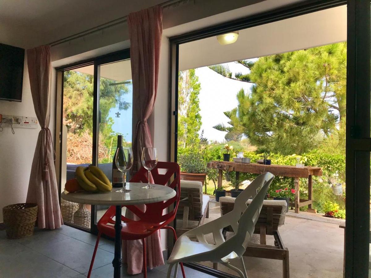 Sweet N' Boujee Studio Apartment With Varenda Paphos ภายนอก รูปภาพ